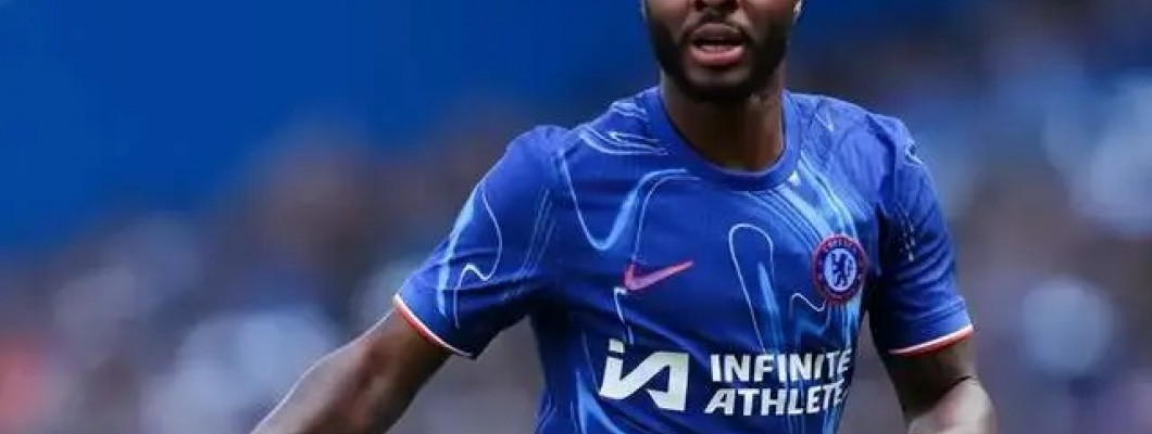 Sterling desarma e enfrenta ladrões para proteger a sua família